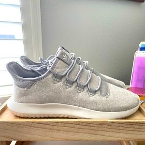 Men’s 9.5 Adidas Tubular